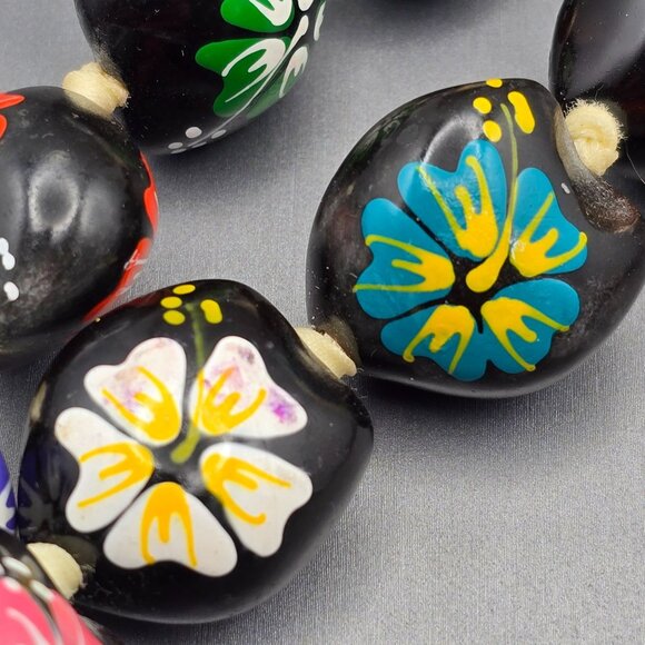 VTG Hawaiian Kukui Nut Lei 32" Hand Painted Multicolor Floral Hibiscus w/ Ribbon - Picture 4 of 10